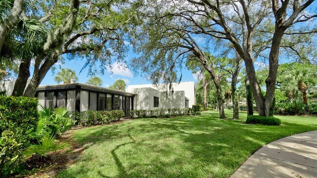 Building Photo - 401 Palm Tree Dr