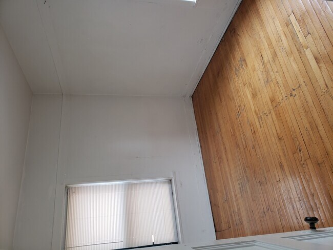 Building Photo - 3944 N Fremont St