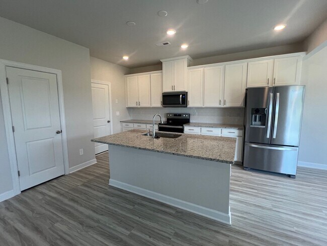 Building Photo - BRAND NEW - 3 Bed/2.5 Bath Home - Conover ...