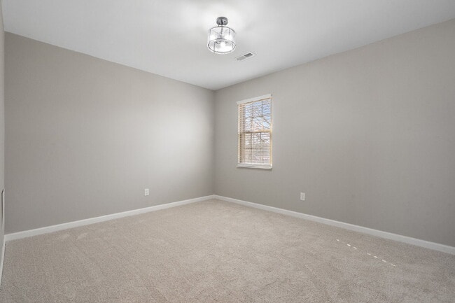 Building Photo - *RESERVED - Contact Us to Submit A Backup App!* Fully Renovated 4BR/2.5BA Gem in Sought-After Ben...