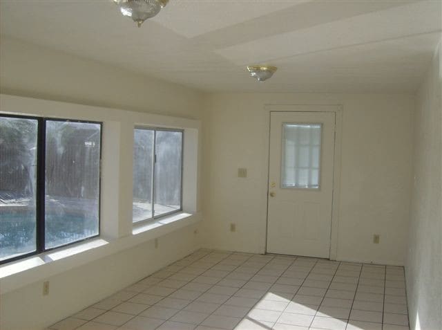 Building Photo - 4207 N 74th Dr