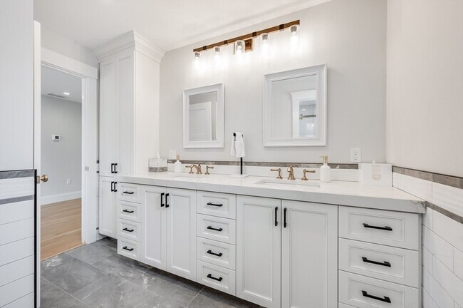 Building Photo - 6 Stanwood Pt