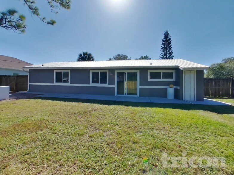 Building Photo - 1040 Grapefruit Rd SE