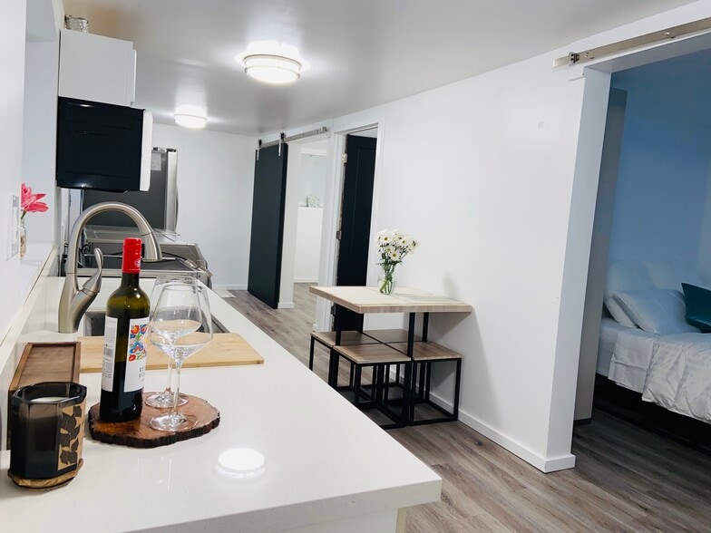 Primary Photo - 2440 Wickstrom Pl SW