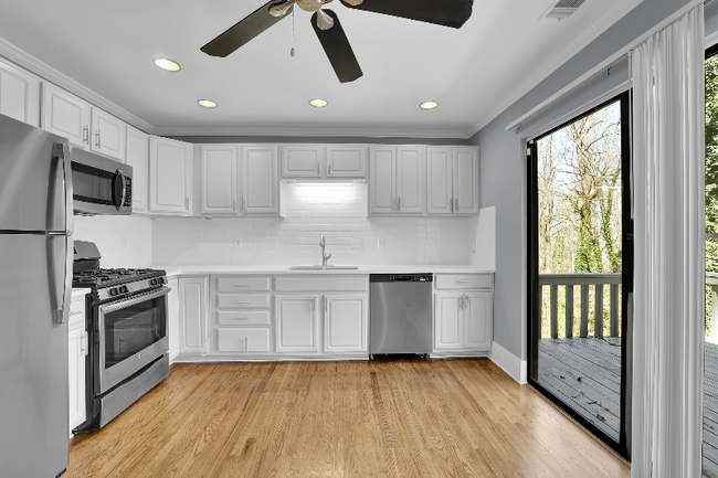 Building Photo - 3689 Ashford Dunwoody Rd NE