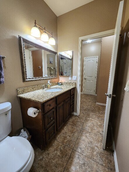 Building Photo - 12616 N 39th St