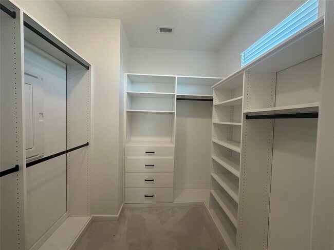 Building Photo - 11826 California Sister Dr