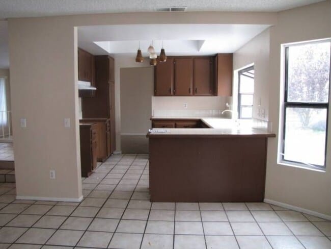 Building Photo - !! BIGG TWO STORY HOME MOVE IN READY TODAY !!