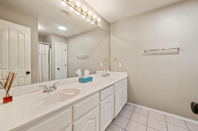 Building Photo - 8625 Shadow Trace Dr