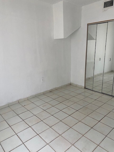 Building Photo - 817 81st St