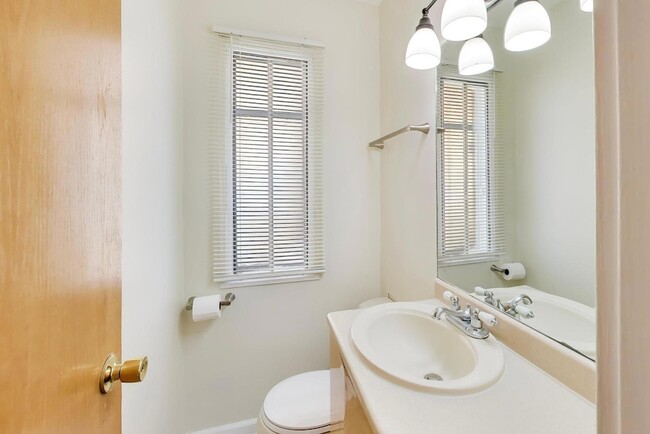 Building Photo - 4908 Carol St