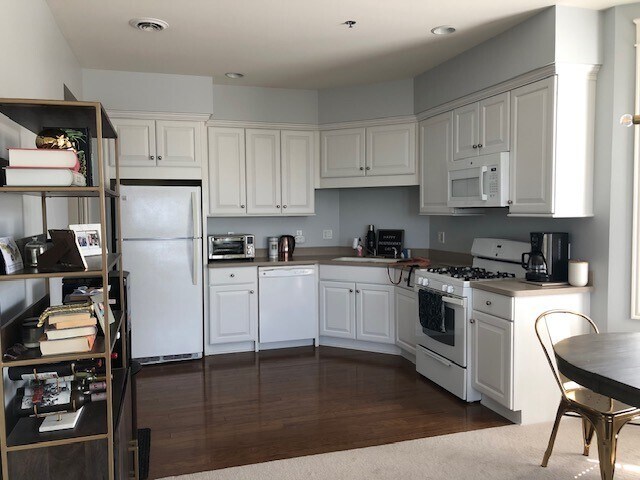 Building Photo - 725 Harbor Watch Dr