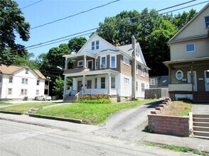 Building Photo - 384 Brightwood Ave