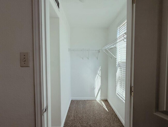 Building Photo - 130 Rush Haven