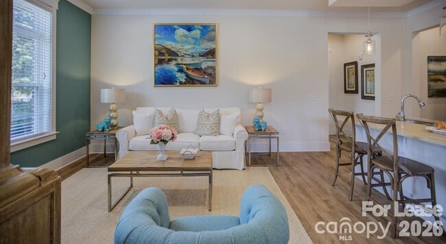 Building Photo - 16408 Holly Crest Ln