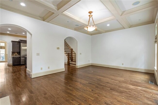 Building Photo - 58 Sheridan Dr NE