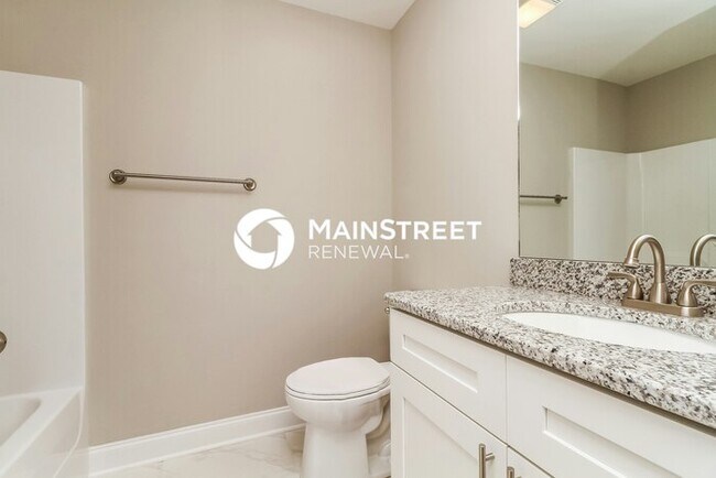 Building Photo - 3 Bedroom Pet-Friendly Home in Hendersonville, TN with Main Street Renewal