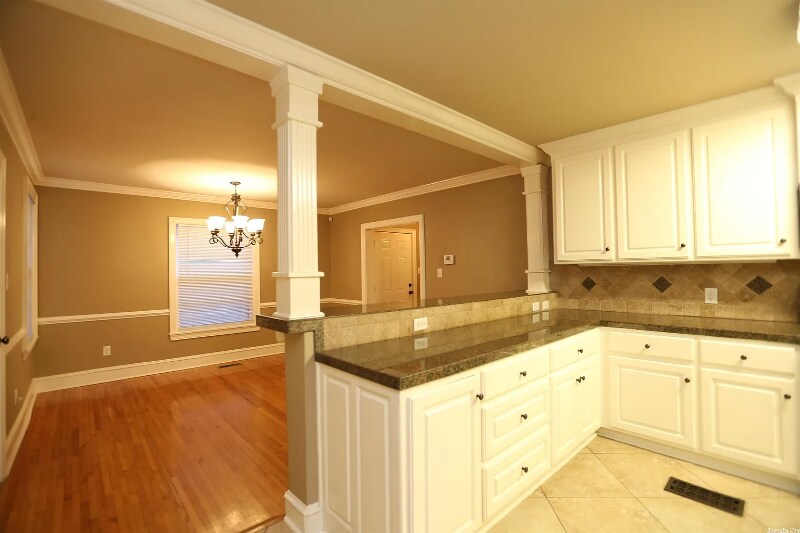 Building Photo - 6100 Cantrell Rd