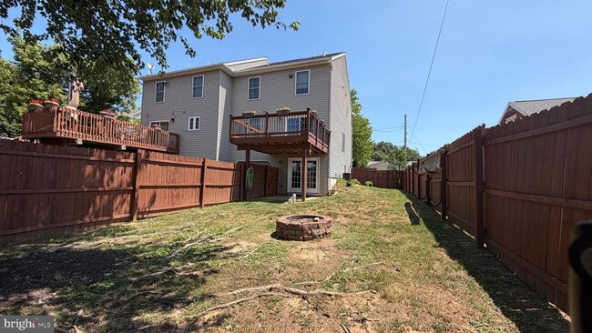 Building Photo - 1334 Easton Rd