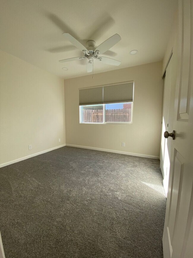 Building Photo - COMING SOON - Wonderful 4 bedroom/2 bath house - Updated throughout!