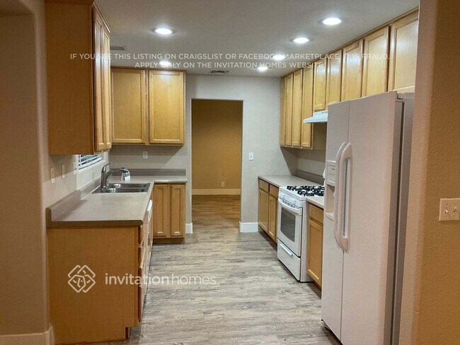 Building Photo - 2335 Lone Pine Dr