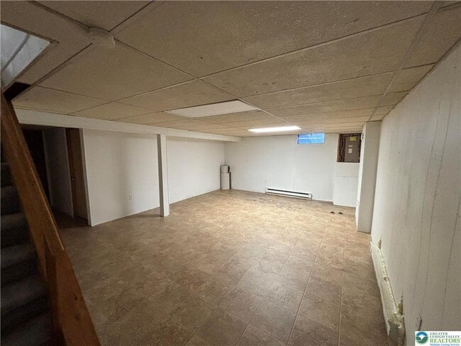 Building Photo - 616 Banks St