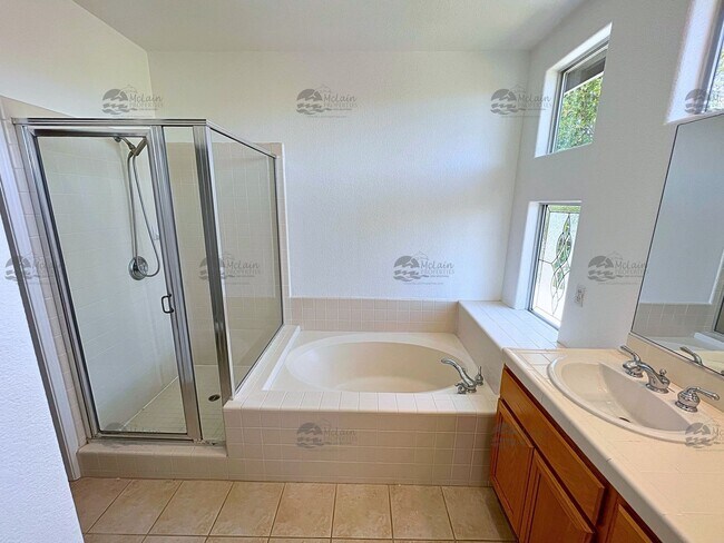 Building Photo - End unit 4 Bedroom House Available Now in ...