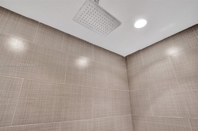 Building Photo - 2901 Dorchester Ln