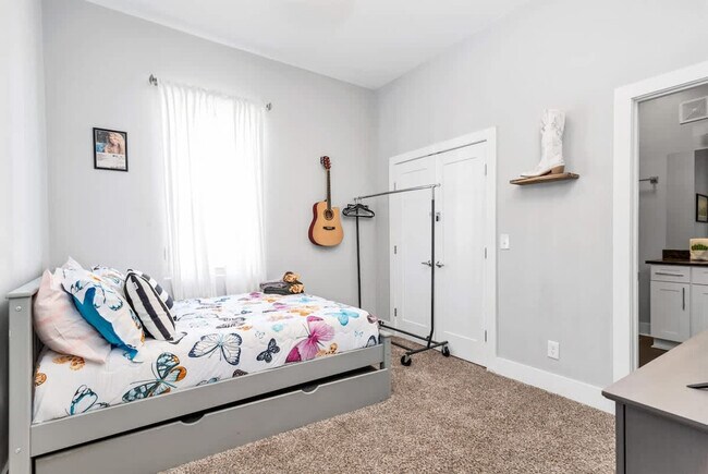 Building Photo - 12A Fern Ave