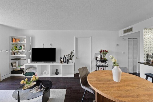 Building Photo - 8075 SW 107th Ave