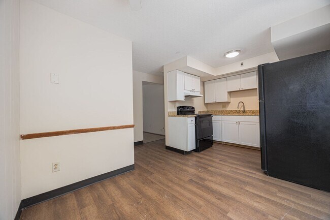 Building Photo - 3399 Beachworth Dr