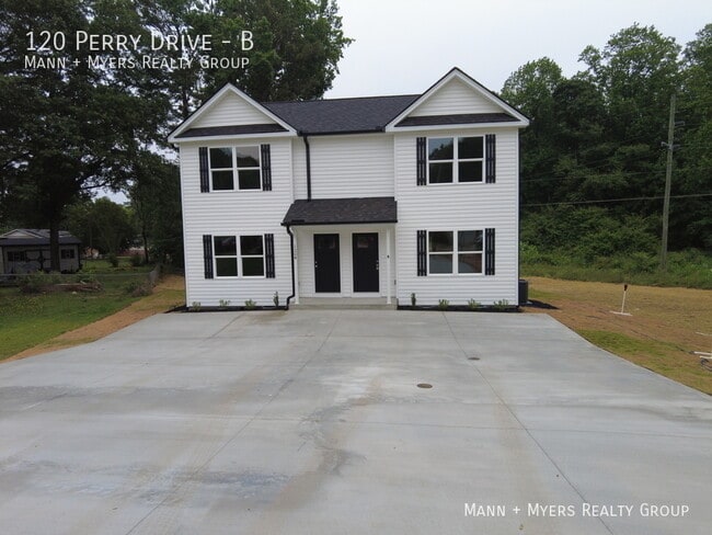 Building Photo - 120 Perry Dr