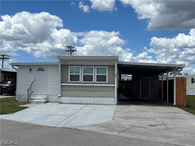 Building Photo - 135 Chisholm Trail