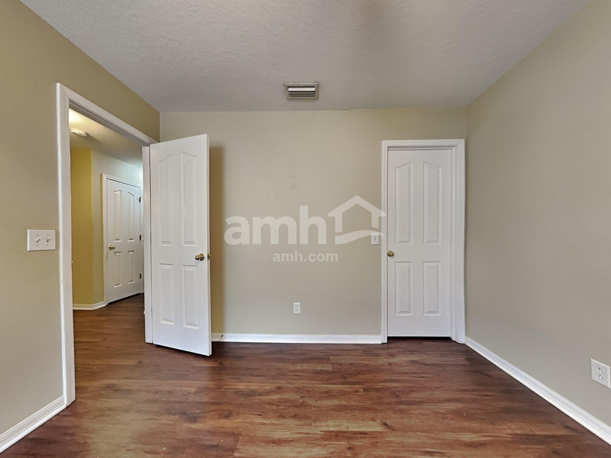 Building Photo - 11114 Golden Silence Dr