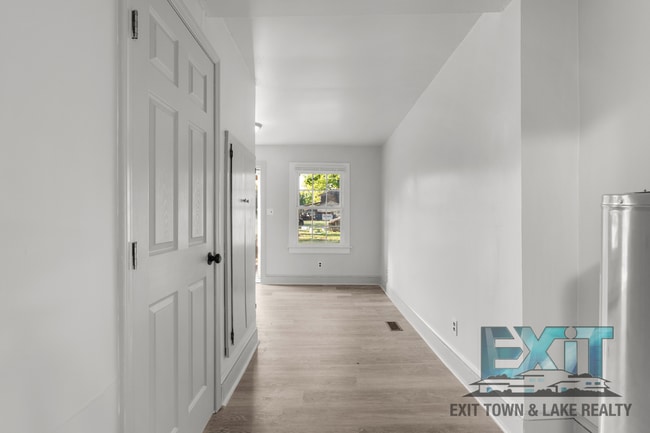 Building Photo - Freshly Renovated 2 Bedroom Rental in Warren County