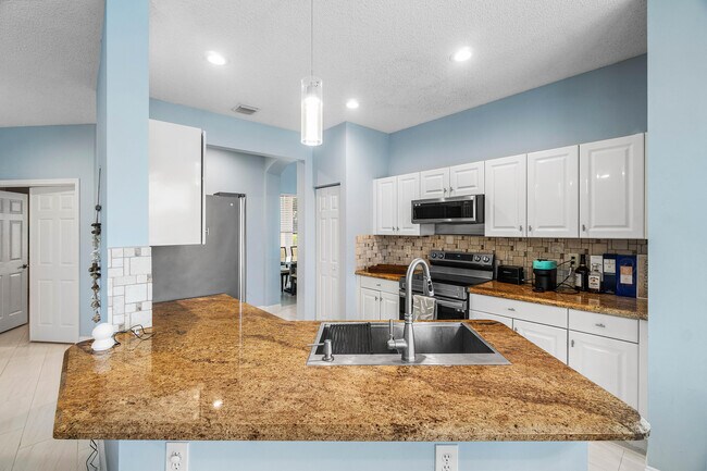Building Photo - 4180 Manor Forest Trail
