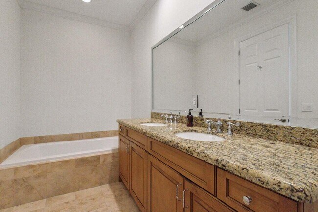 Building Photo - 3211 Estancia Ln