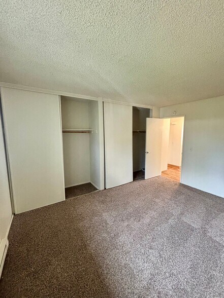 Building Photo - 3950 SW 102nd Ave