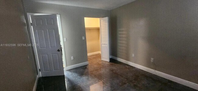 Building Photo - 1 NE 78th St