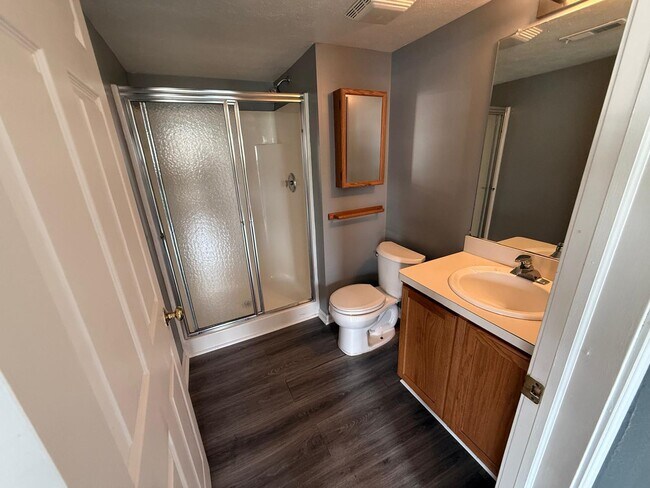 Building Photo - 1401 Millbrook Trail