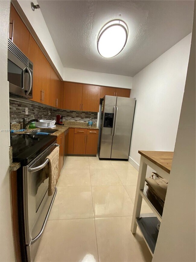 Building Photo - 3300 NE 192 St