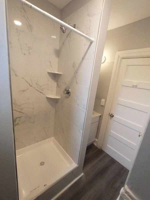 Building Photo - 307 Dolphin St