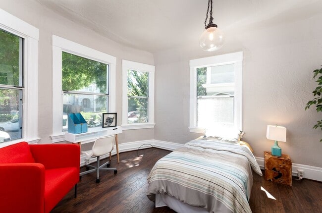 Small bedroom - 2912 Harper Street