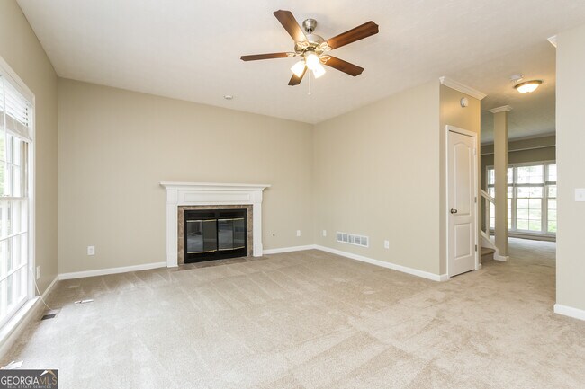 Building Photo - 660 Scenic View