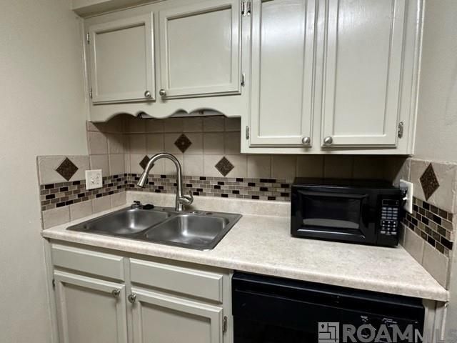 Building Photo - 5232 BUTTERCREEK LN, F6