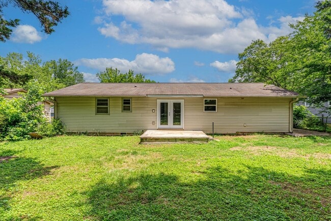 Building Photo - 7308 Meadowbrook Cir