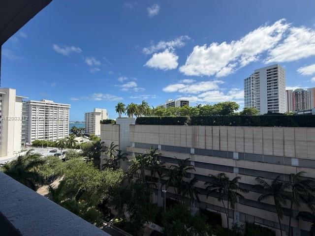 Building Photo - 185 SE 14th Terrace