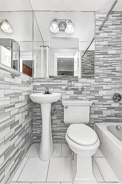 Building Photo - 219 E 23rd St