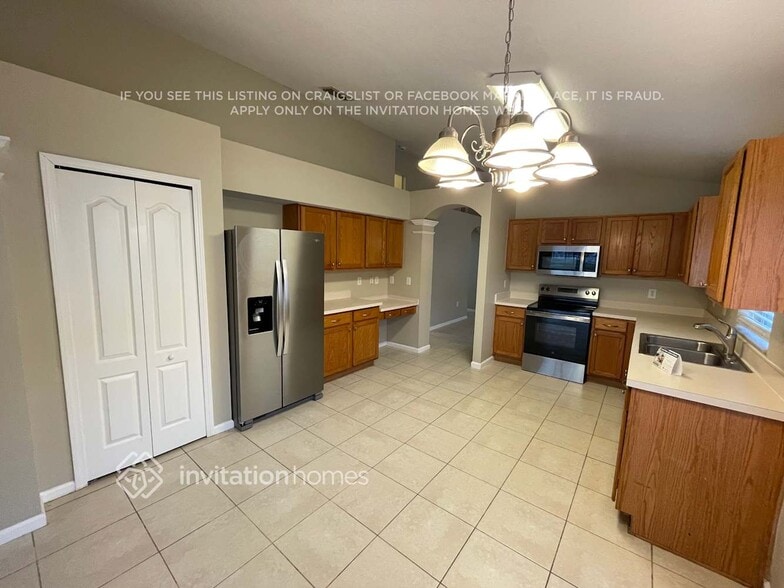 Building Photo - 25401 Lexington Oaks Blvd