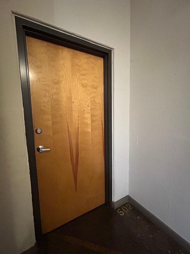 Building Photo - 426 Marietta St NW